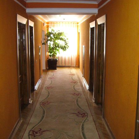 לוצק Hotel Profspilkovyi מראה חיצוני תמונה