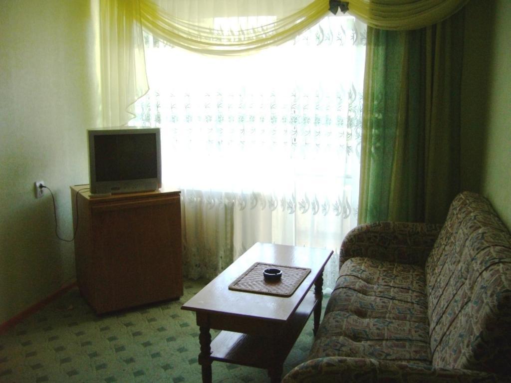 לוצק Hotel Profspilkovyi מראה חיצוני תמונה