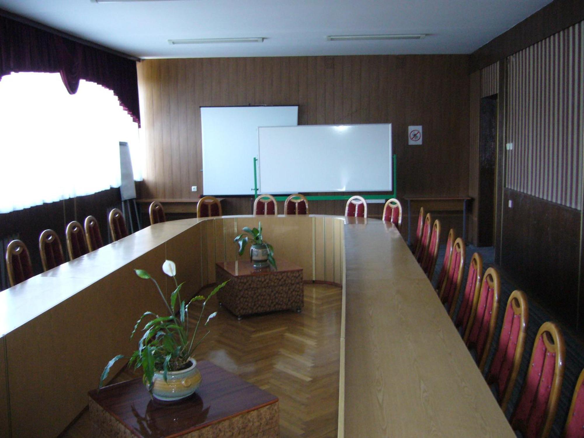 לוצק Hotel Profspilkovyi מראה חיצוני תמונה