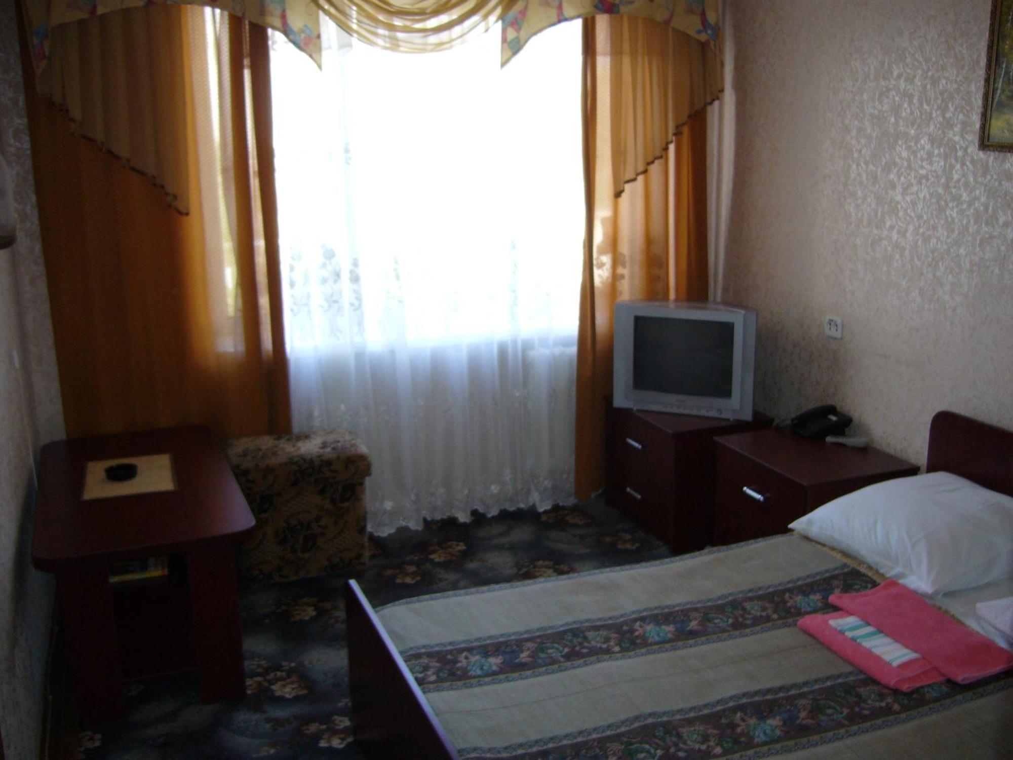 לוצק Hotel Profspilkovyi מראה חיצוני תמונה