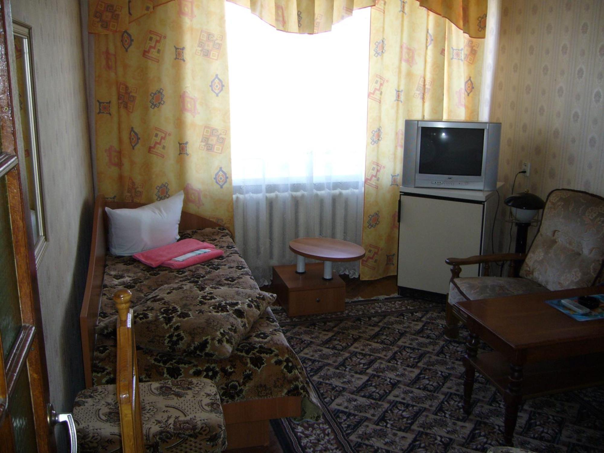 לוצק Hotel Profspilkovyi מראה חיצוני תמונה