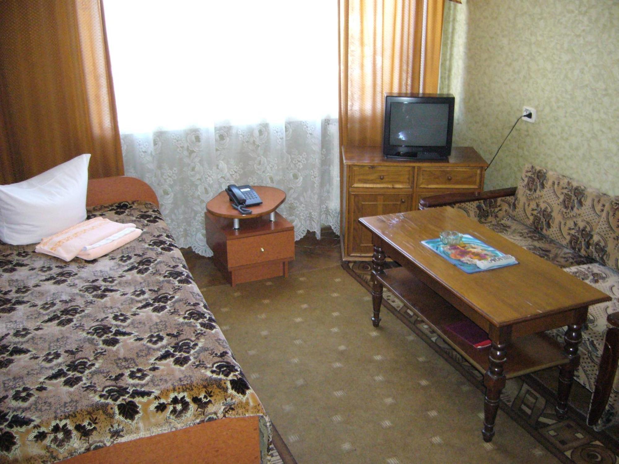 לוצק Hotel Profspilkovyi מראה חיצוני תמונה