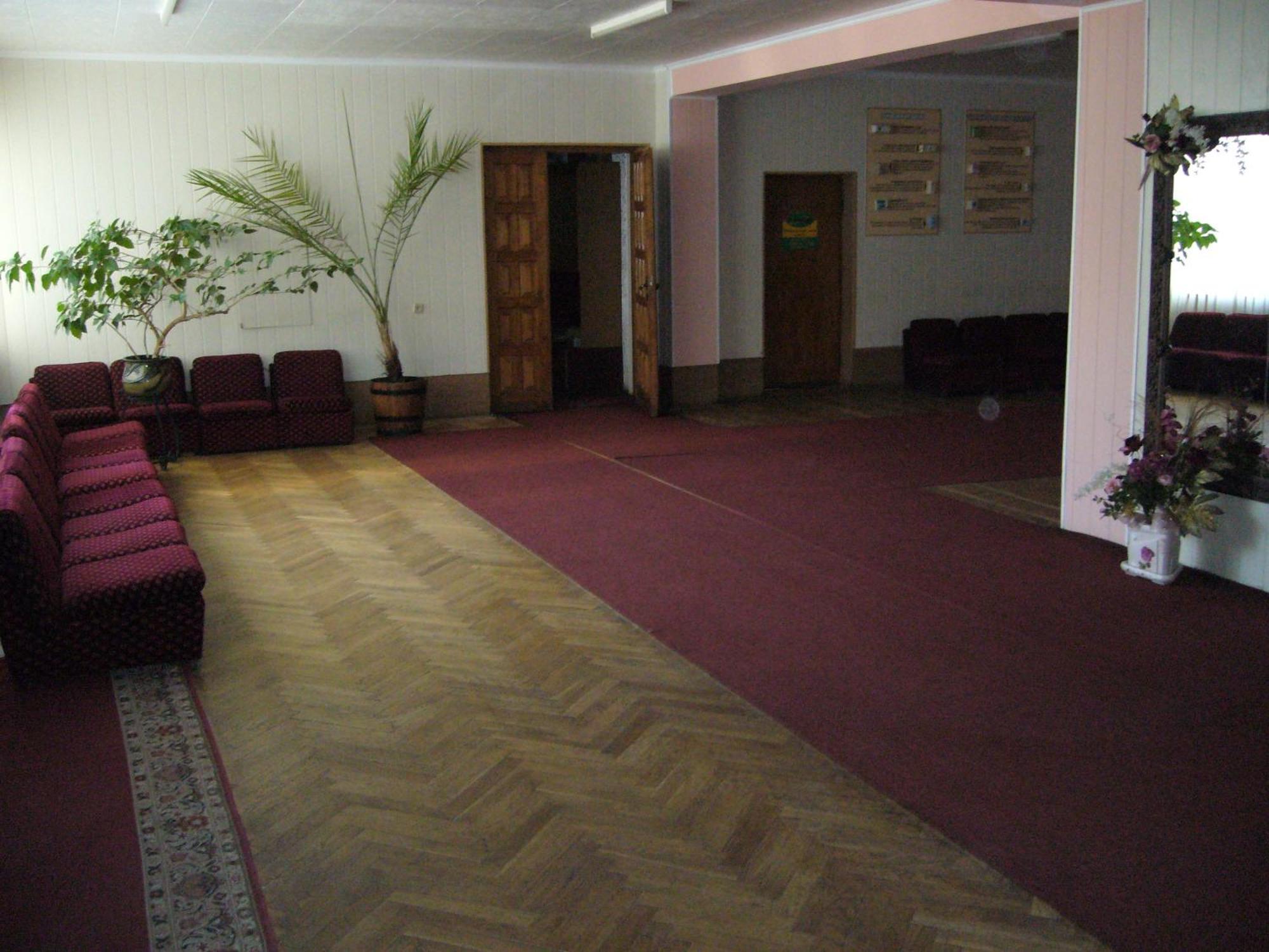 לוצק Hotel Profspilkovyi מראה חיצוני תמונה