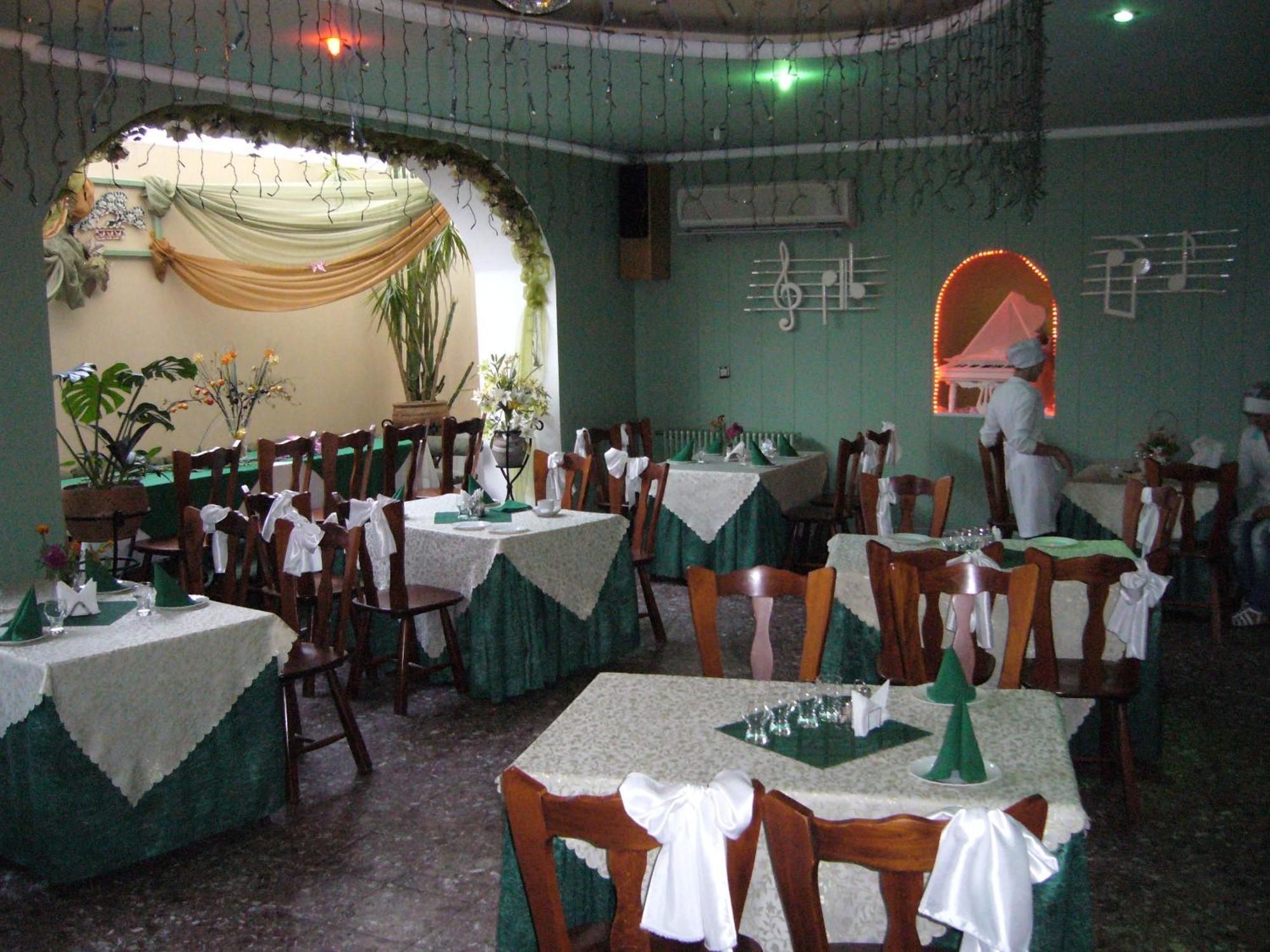 לוצק Hotel Profspilkovyi מראה חיצוני תמונה